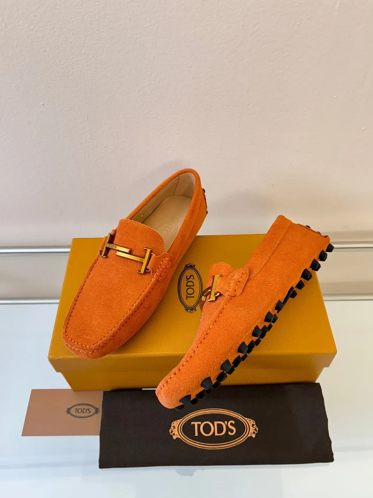 Tod's नारंगी स्यूड Gommino H-Bit लोफर 2