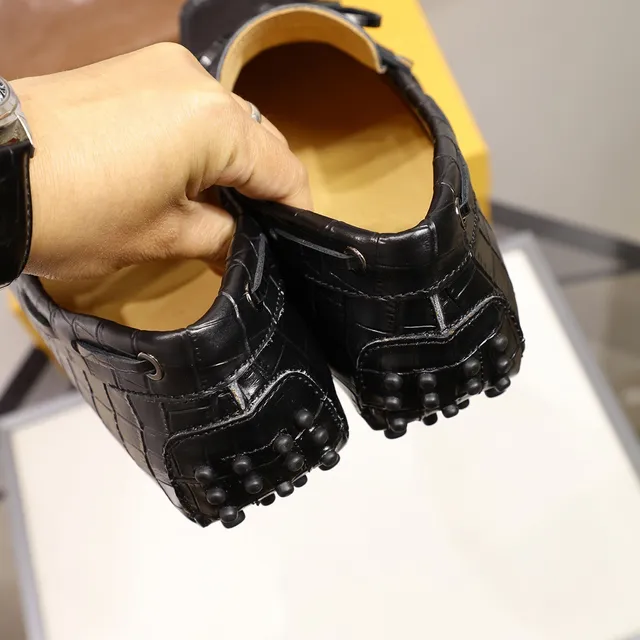 Tod's Gommino Loafer काला क्रोकोडाइल एम्बॉस्ड लेदर पपड़ी लोफर्स 3