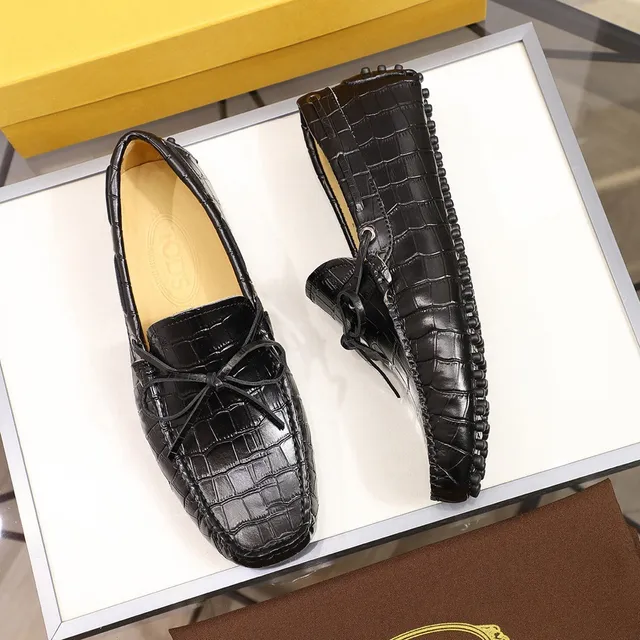Tod's Gommino Loafer काला क्रोकोडाइल एम्बॉस्ड लेदर पपड़ी लोफर्स 5