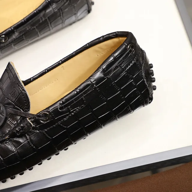 Tod's Gommino Loafer काला क्रोकोडाइल एम्बॉस्ड लेदर पपड़ी लोफर्स 6