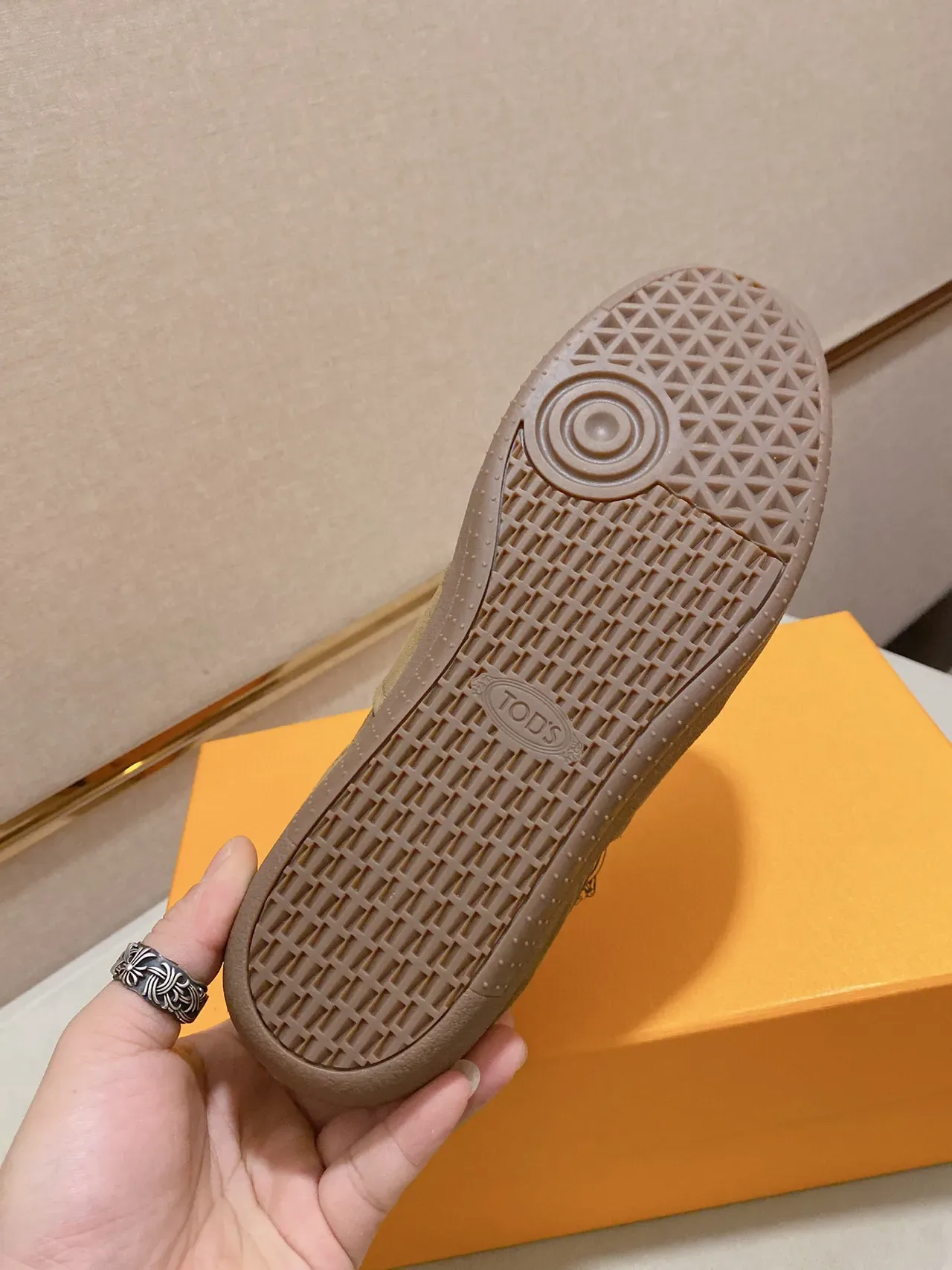 Tod's Gommino Tênis Lifestyle Verde Oliva de Camurça 2