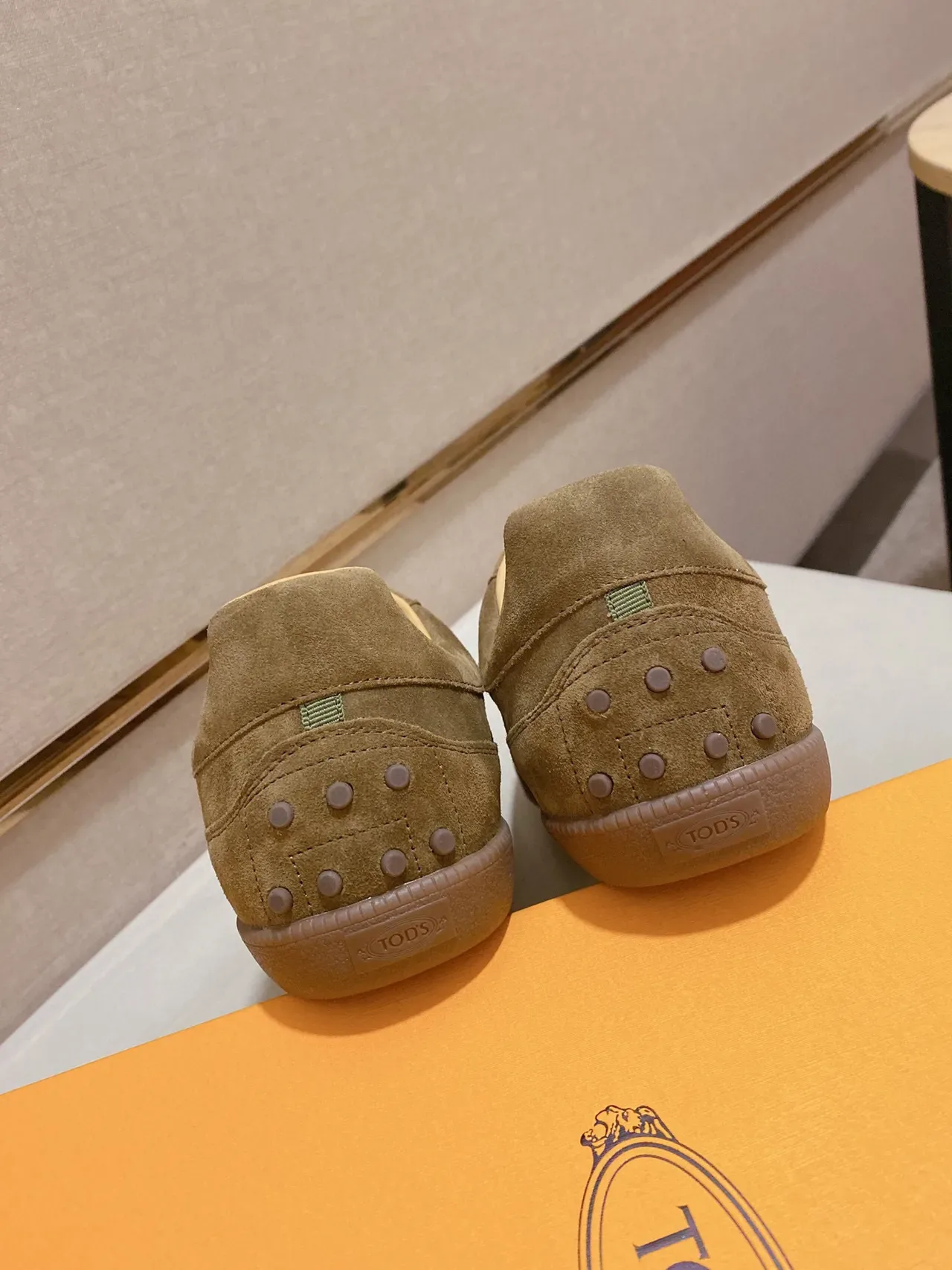 Tod's Gommino Tênis Lifestyle Verde Oliva de Camurça 3