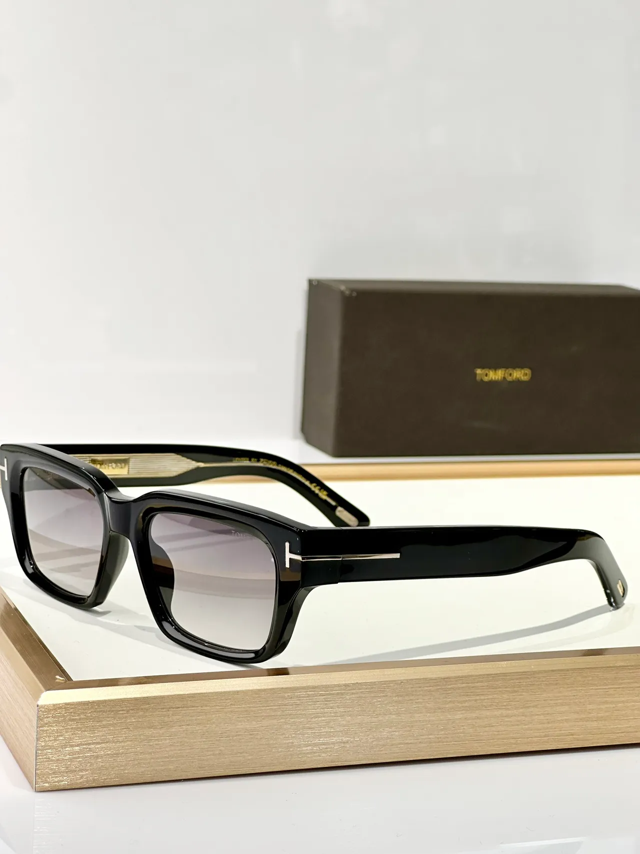 Tom Ford Black Rectangular Frame Acetate Construction Sunglasses 6