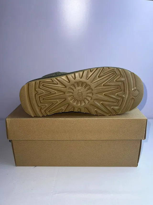 UGG 军绿色米色麂皮上弹性侧缝雪靴 2