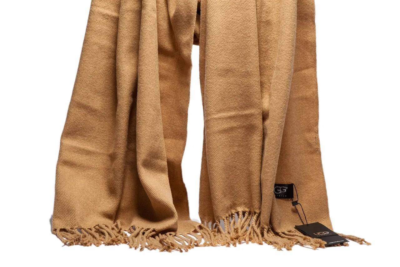 UGG Cachecol de cashmere bege trançado com franjas 14