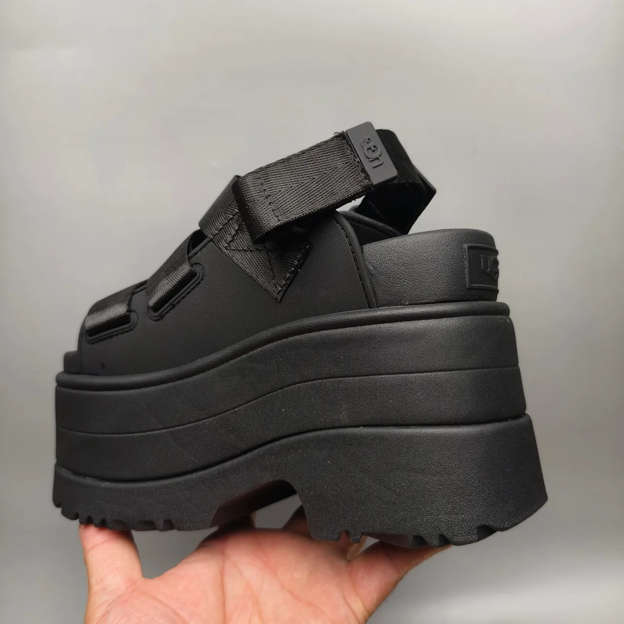 UGG Sandales Casual Noir Solaire Plateforme Fermeture Multi-Strap 4