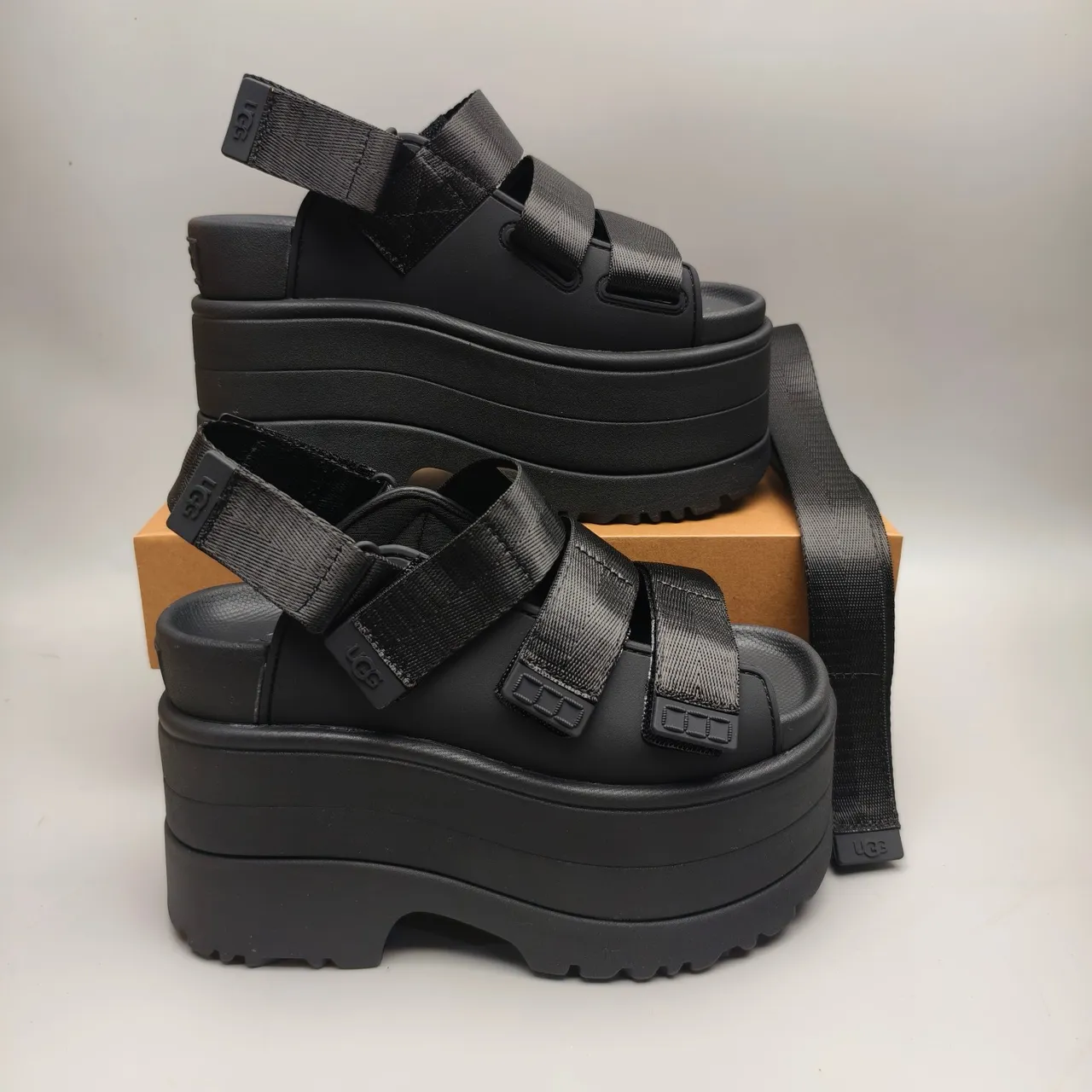UGG Sandales Casual Noir Solaire Plateforme Fermeture Multi-Strap 5