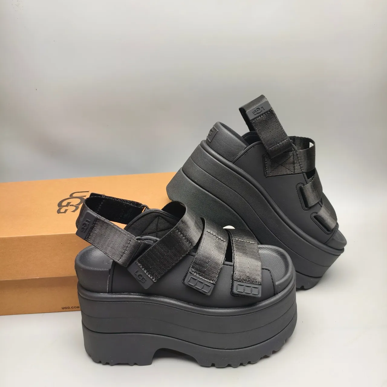 UGG Sandales Casual Noir Solaire Plateforme Fermeture Multi-Strap 6