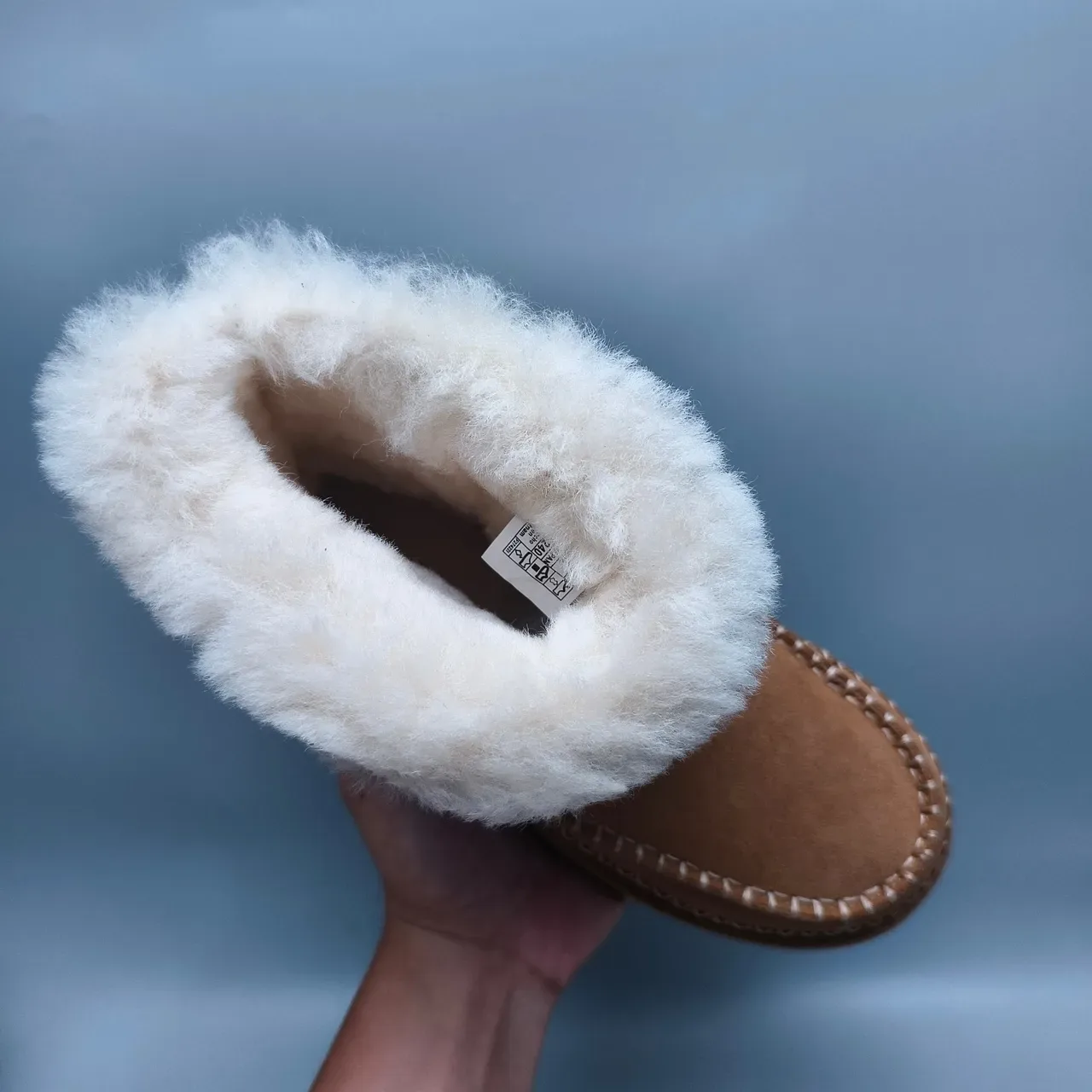 UGG Botas de Nieve Marrón Beige de Ante con Forro de Cordero y Puño 3