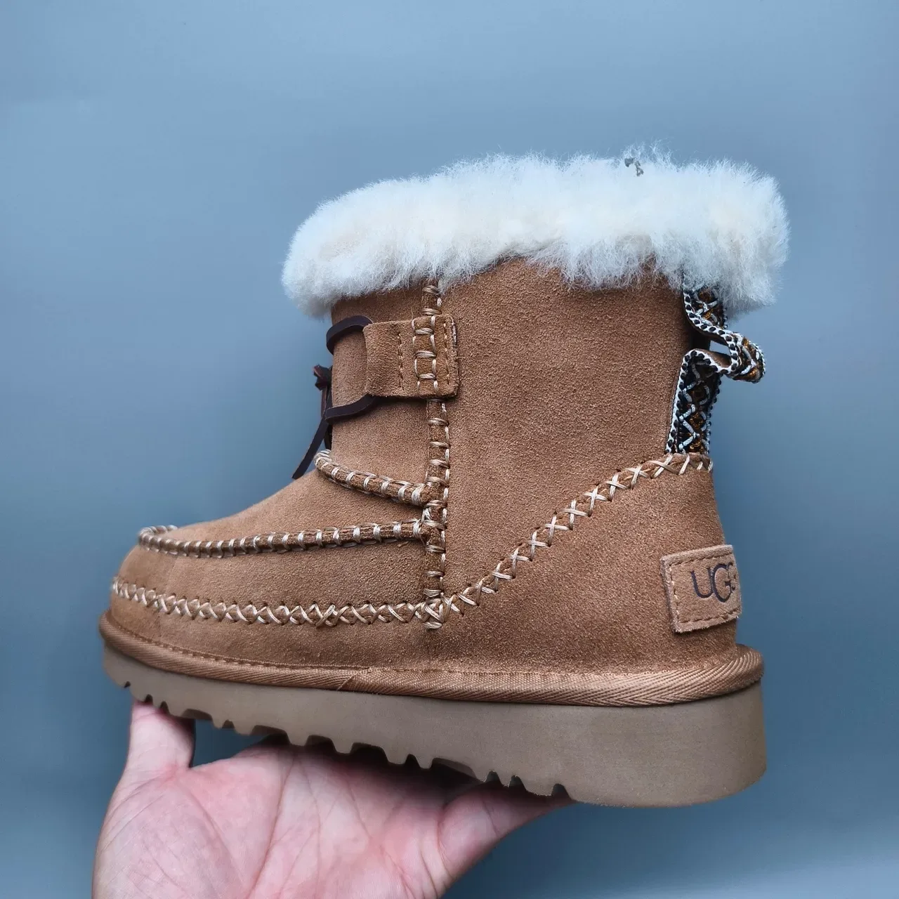 UGG Botas de Nieve Marrón Beige de Ante con Forro de Cordero y Puño 4