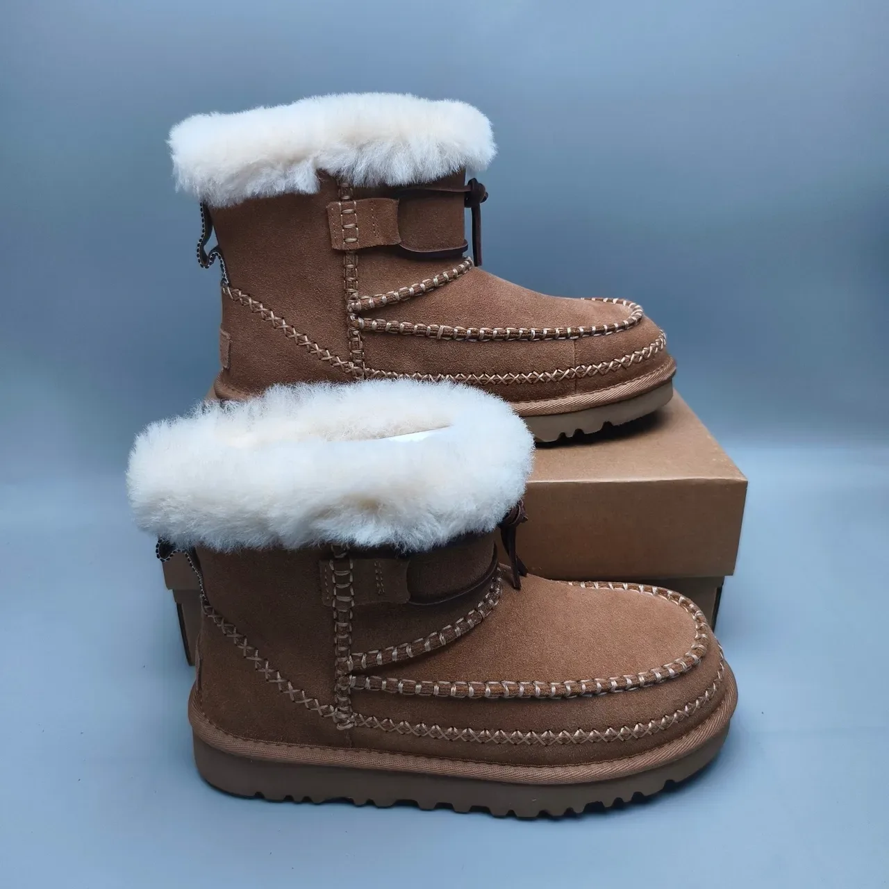 UGG Botas de Nieve Marrón Beige de Ante con Forro de Cordero y Puño 5