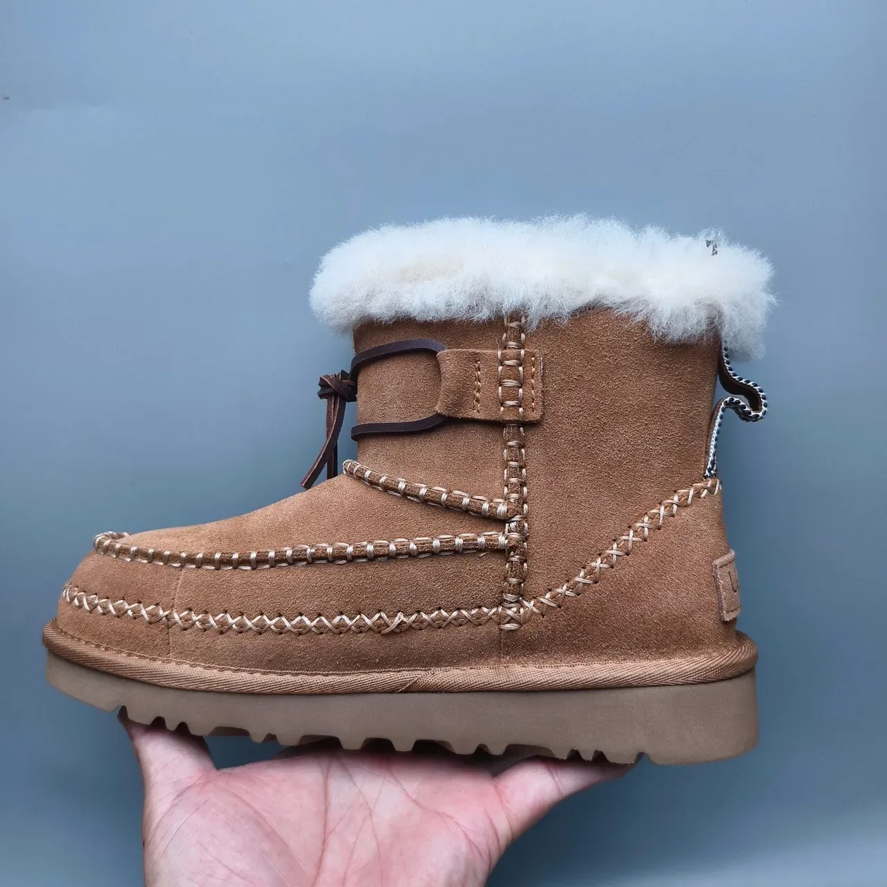 UGG Botas de Nieve Marrón Beige de Ante con Forro de Cordero y Puño 7