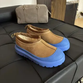 UGG بني أزرق سحابي مبطن بجلد الغنم حذاء ثلجي