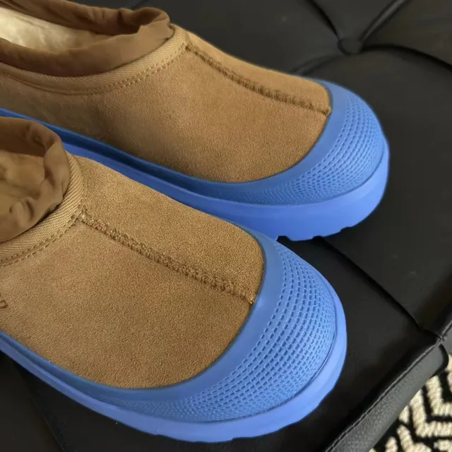 UGG 棕蓝一脚蹬羊毛里雪靴 5