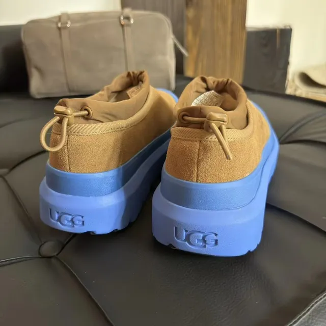 UGG 棕蓝一脚蹬羊毛里雪靴 6