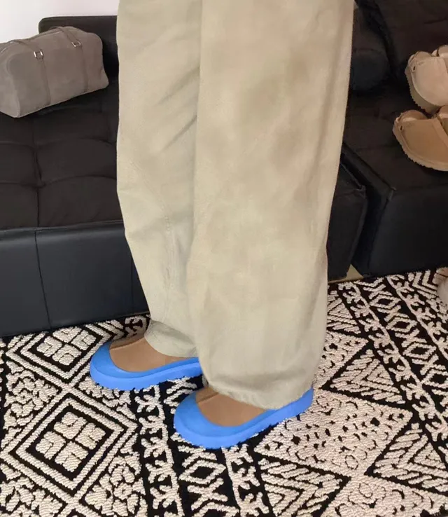 UGG 棕蓝一脚蹬羊毛里雪靴 7