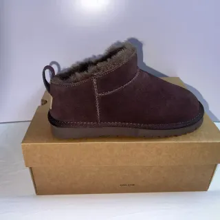 UGG Classic Mini 棕色麂皮羊毛内里雪靴