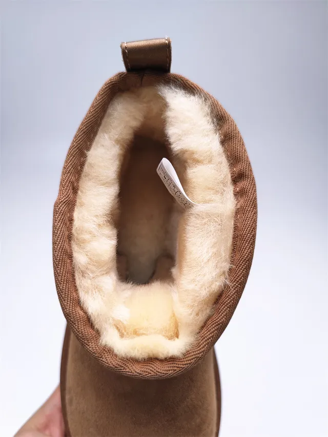 UGG经典迷你栗棕麂皮羊毛里雪靴 6