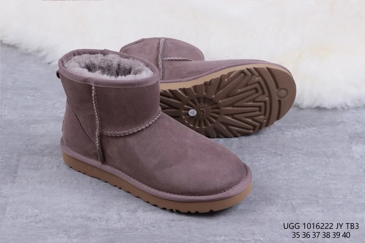 UGG क्लासिक मिनी डस्टी मोवे सूड शियरलिंग-लाइंड स्नो बूट 10
