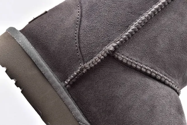 UGG Classic Mini 灰麂皮羊毛内里雪靴 6