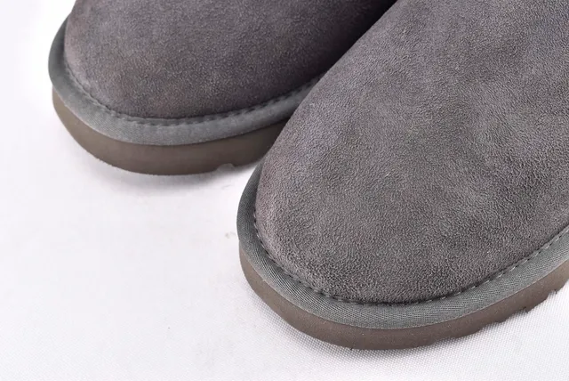 UGG Classic Mini 灰麂皮羊毛内里雪靴 15