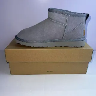 UGG Classic Mini ধূসর স্যুড তুষার বুট