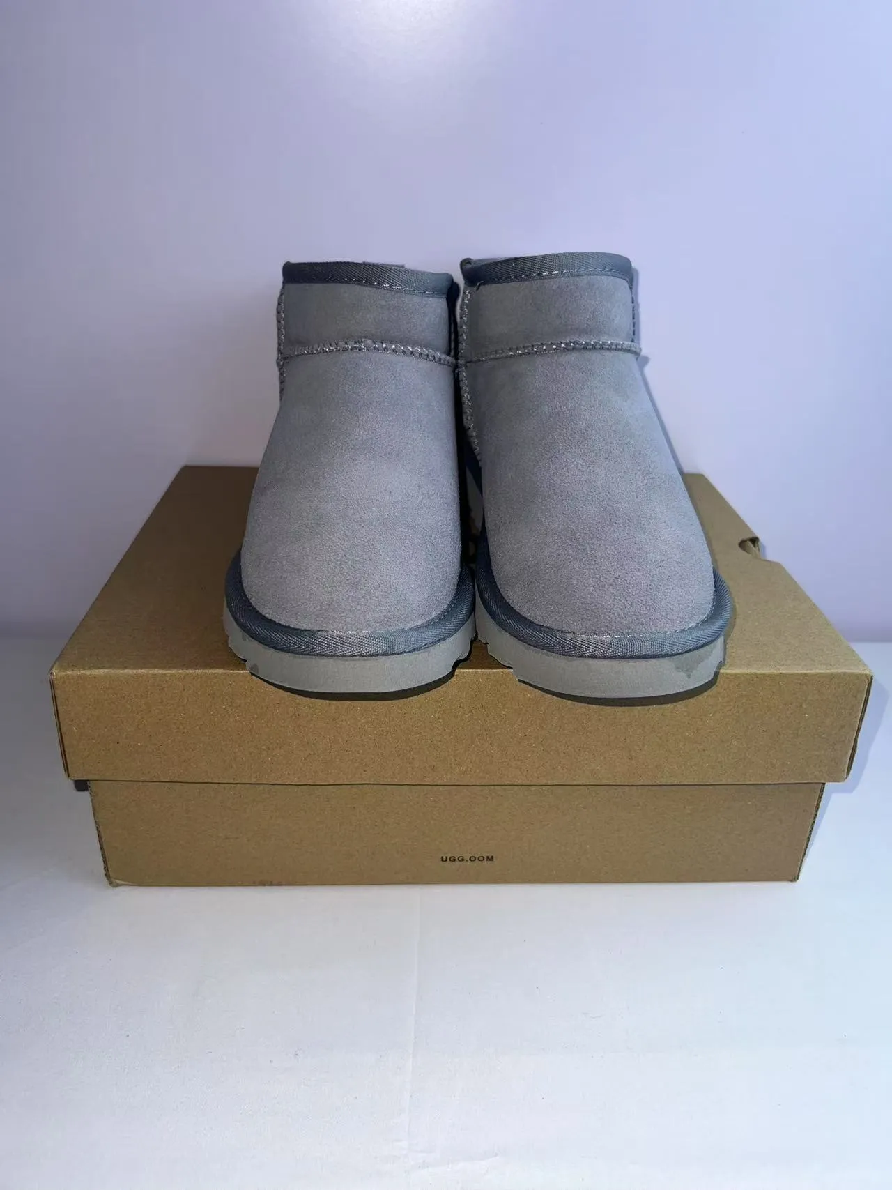 UGG Classic Mini Botas de Nieve de Ante Gris 5