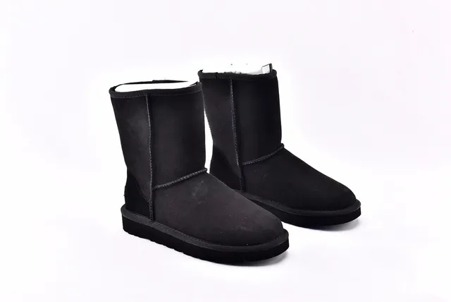 UGG Classic Short 黑色雪地靴 9