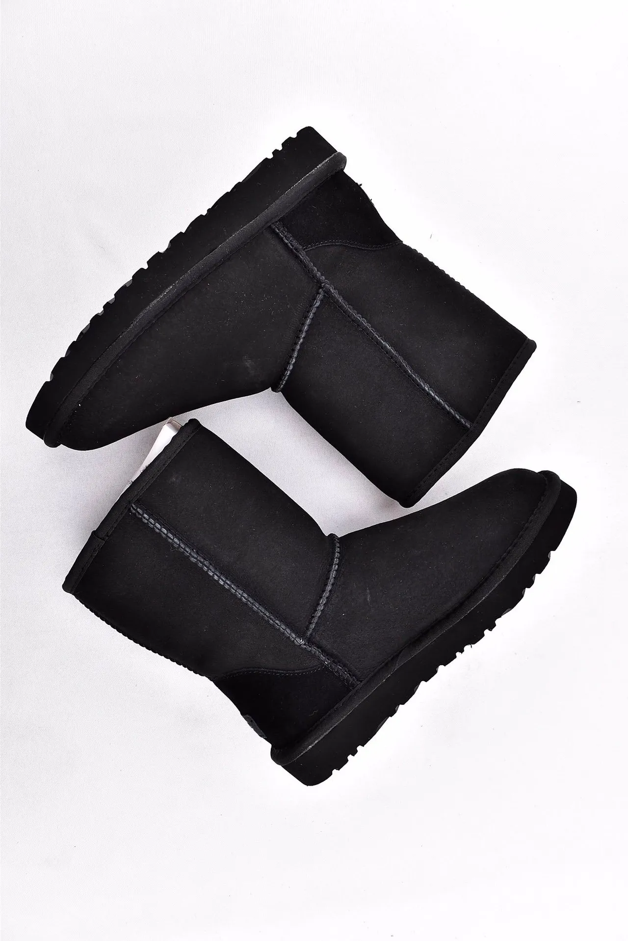 UGG Classic Short 黑色雪地靴 11