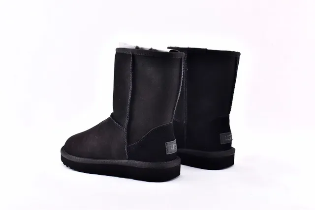 UGG Classic Short 黑色雪地靴 13