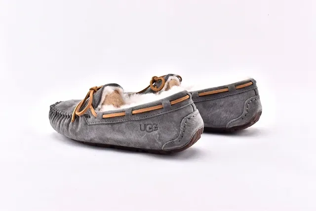 UGG Dakota 炭灰色麂皮羊毛里乐福鞋 14
