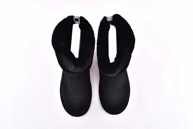 UGG Fuff Mini Bottes de Neige Matelassées Noires à ourlet de Peau de Mouton 3