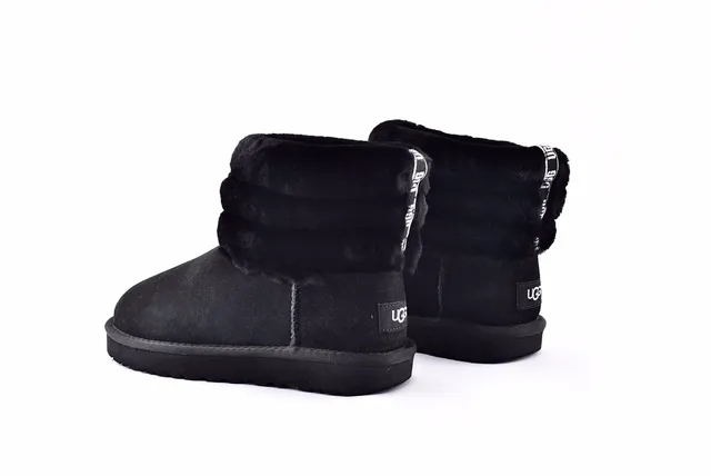 UGG Fuff Mini Bottes de Neige Matelassées Noires à ourlet de Peau de Mouton 14