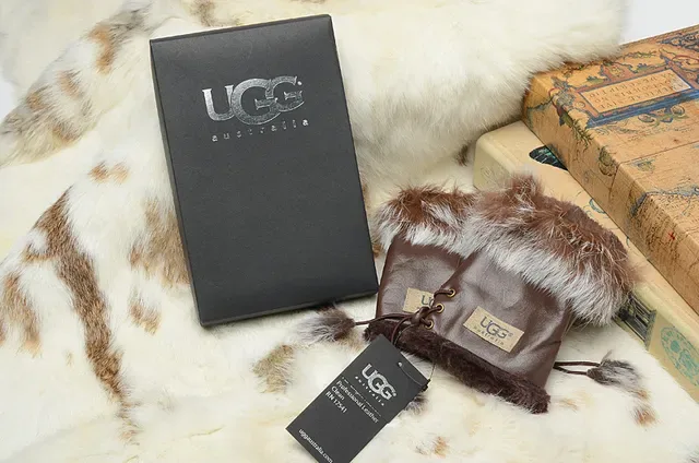 UGG Fur-Trimmed Leather Pouch Bucket Bag 6