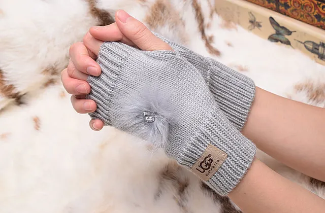 UGG Gants Gris Tricotés sans Doigts 4