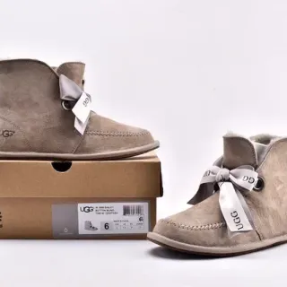 UGG Mini Bailey Button Bling पत्थर चमड़े का कलाई के जूते
