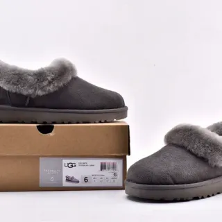 UGG Nita Zapatos casuales de ante gris superior con cuello de shearling doblado