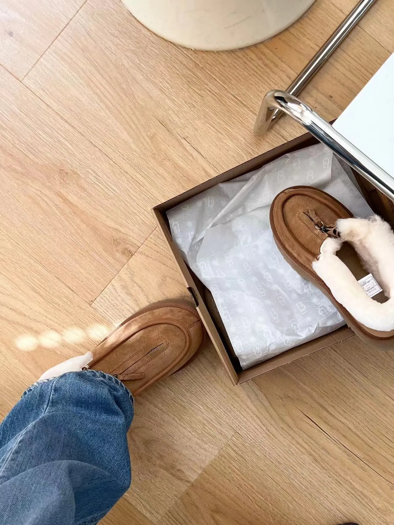 UGG 麂皮羊毛内里厚底套脚雪靴 6