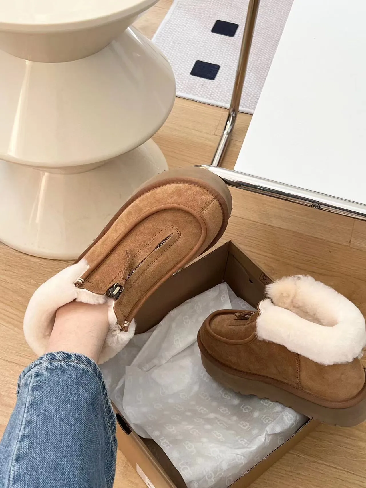 UGG 麂皮羊毛内里厚底套脚雪靴 7