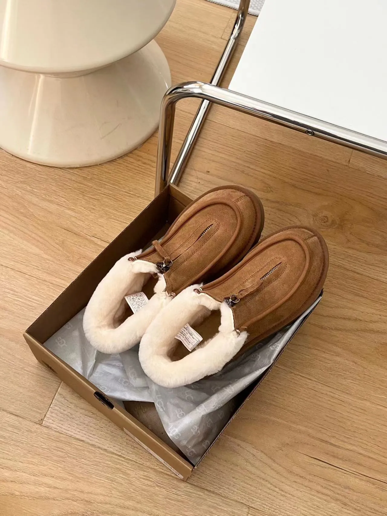 UGG 麂皮羊毛内里厚底套脚雪靴 13