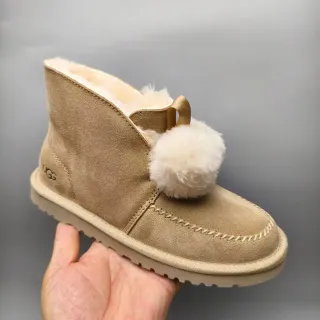 UGG Tasman 米色麂皮羊毛内里球球雪靴
