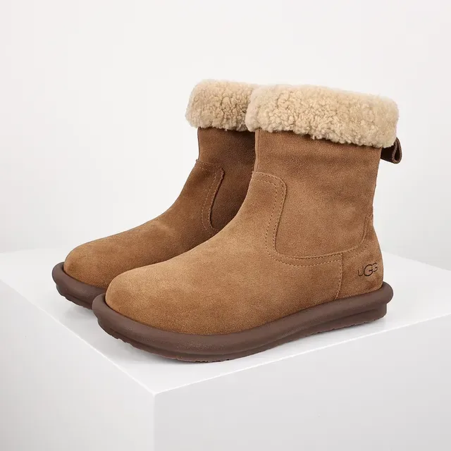 UGG तस्मान ब्राउन बीज स्यूड अपर शर्लिंग कफ एंक्ल बूट 2