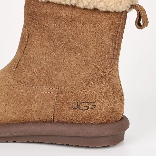 UGG तस्मान ब्राउन बीज स्यूड अपर शर्लिंग कफ एंक्ल बूट 4