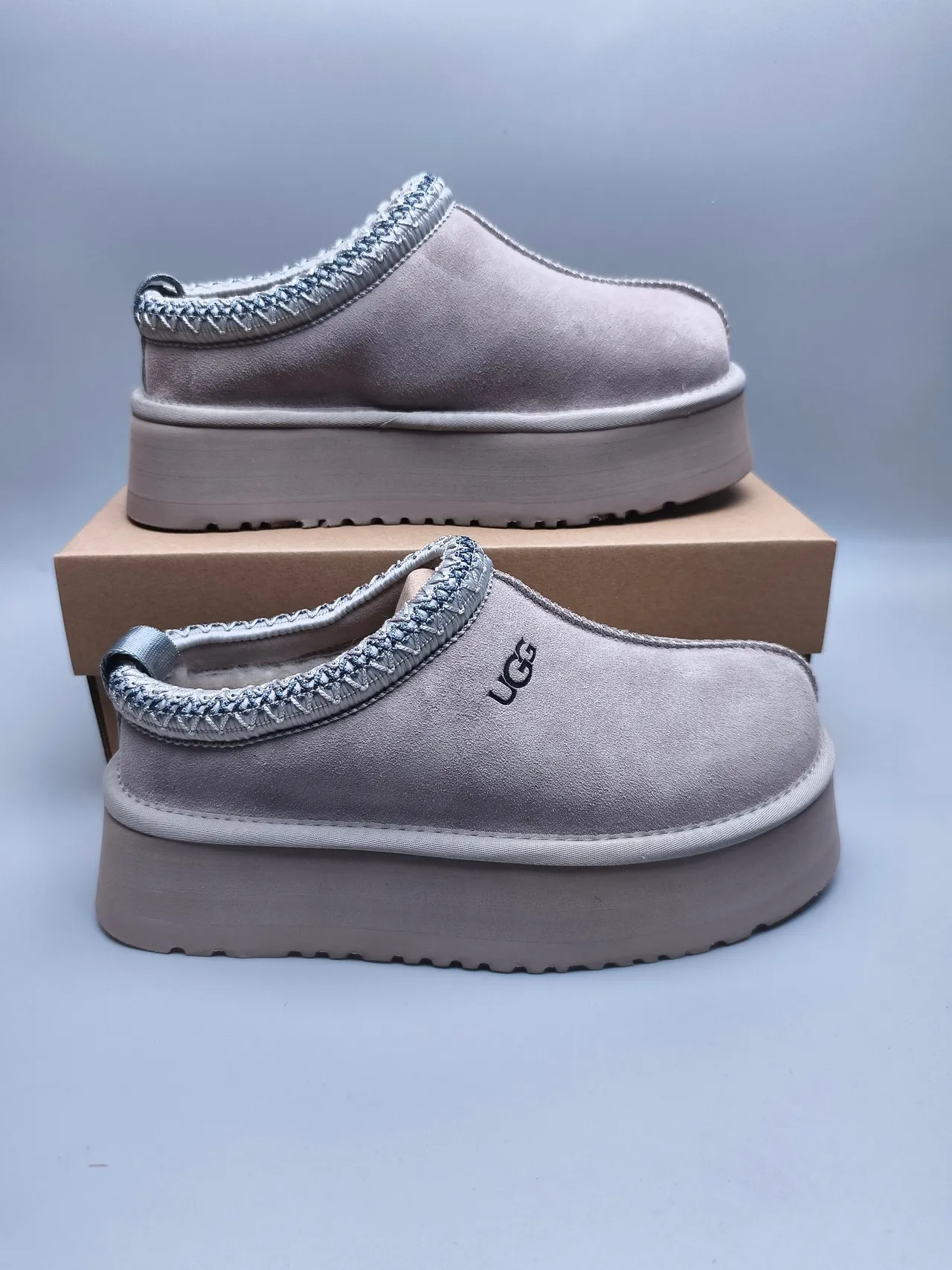 UGG Tasman Gray Beige Platform Sole Braided Collar Trim Casual Shoes 5