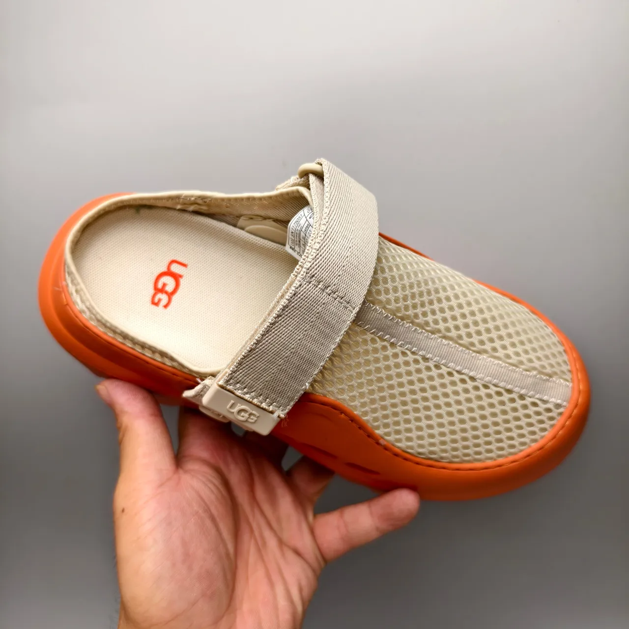 UGG Tasman नारंगी और भूरा मेश क्लॉग 3