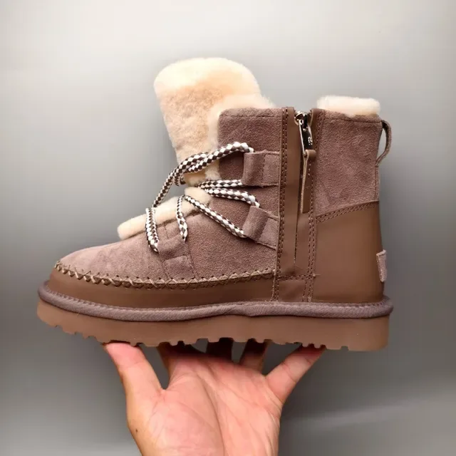 UGG Tasman Botas de Nieve de Ante con Forro de Shearling 7