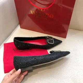 Valentino Rockstud com cristais de ponta Loafers