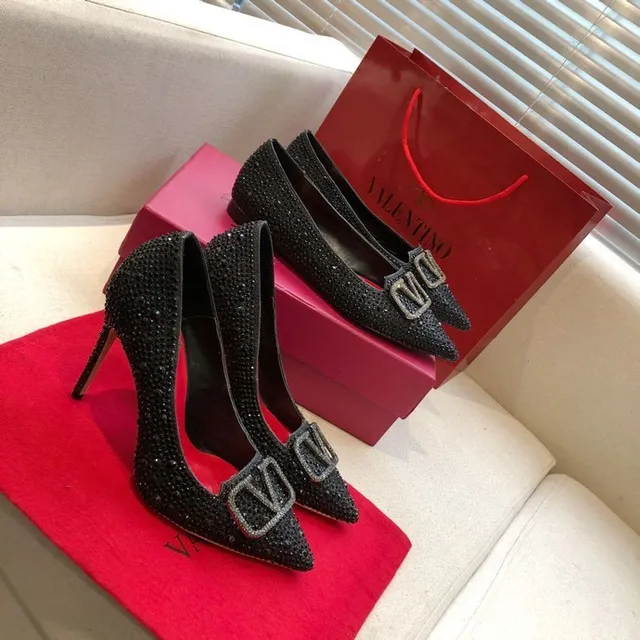 Valentino Rockstud com cristais de ponta Loafers 4