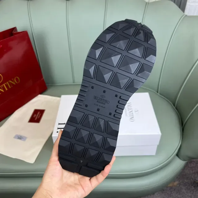 Valentino Argent Noir Maille avec Motif de Dentelle Supérieur Oversized Logo Blanc V Sneakers Lifestyle 2