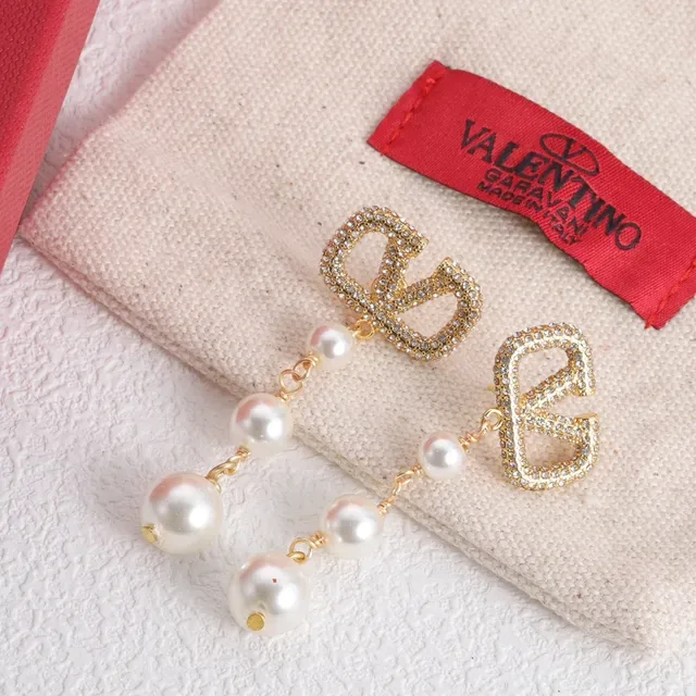 Valentino VLOGO ক্রিস্টাল এবং পার্ল ড্রপ ইয়ারিংস 3